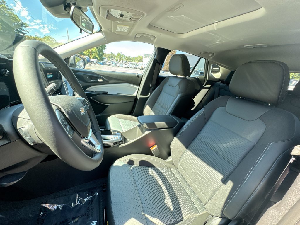 New 2026 Chevrolet Trax LT w/ Sunroof Package FWD image 13