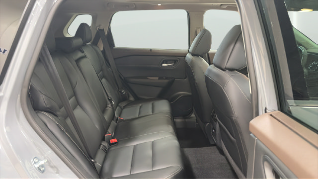 Used 2023 Nissan Rogue SL w/ SL Premium Package AWD/4WD image 19