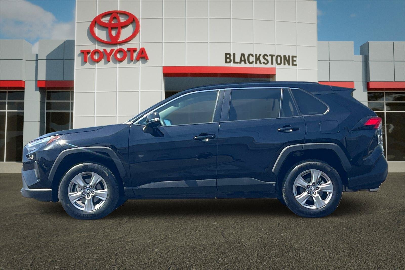 Certified 2024 Toyota RAV4 XLE FWD image 6