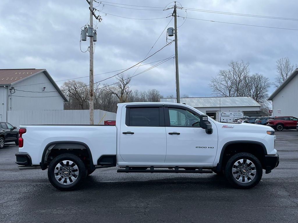 Used 2025 Chevrolet Silverado 2500 Custom w/ Custom Value Package image 10