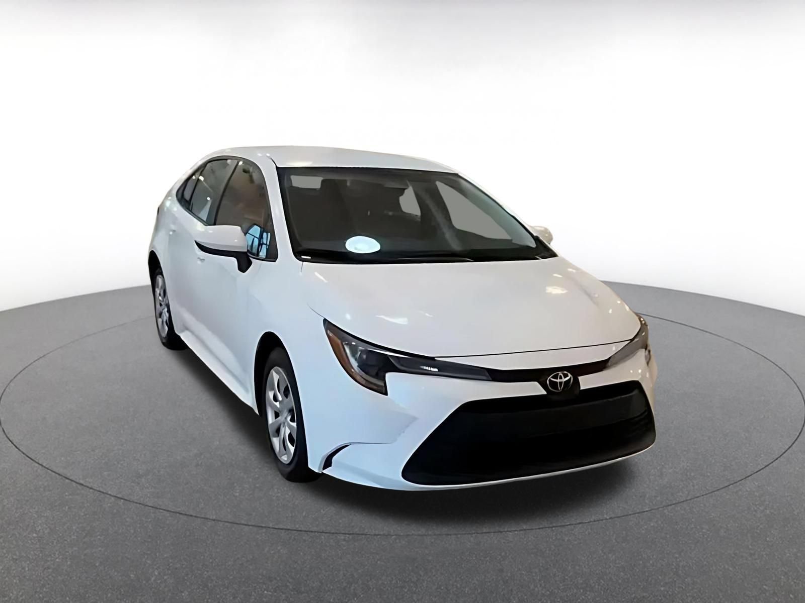 Used 2025 Toyota Corolla LE FWD image 3