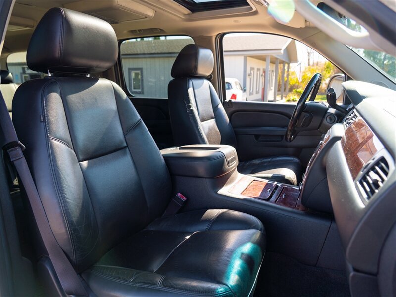Used 2013 Chevrolet Suburban LTZ AWD/4WD image 21
