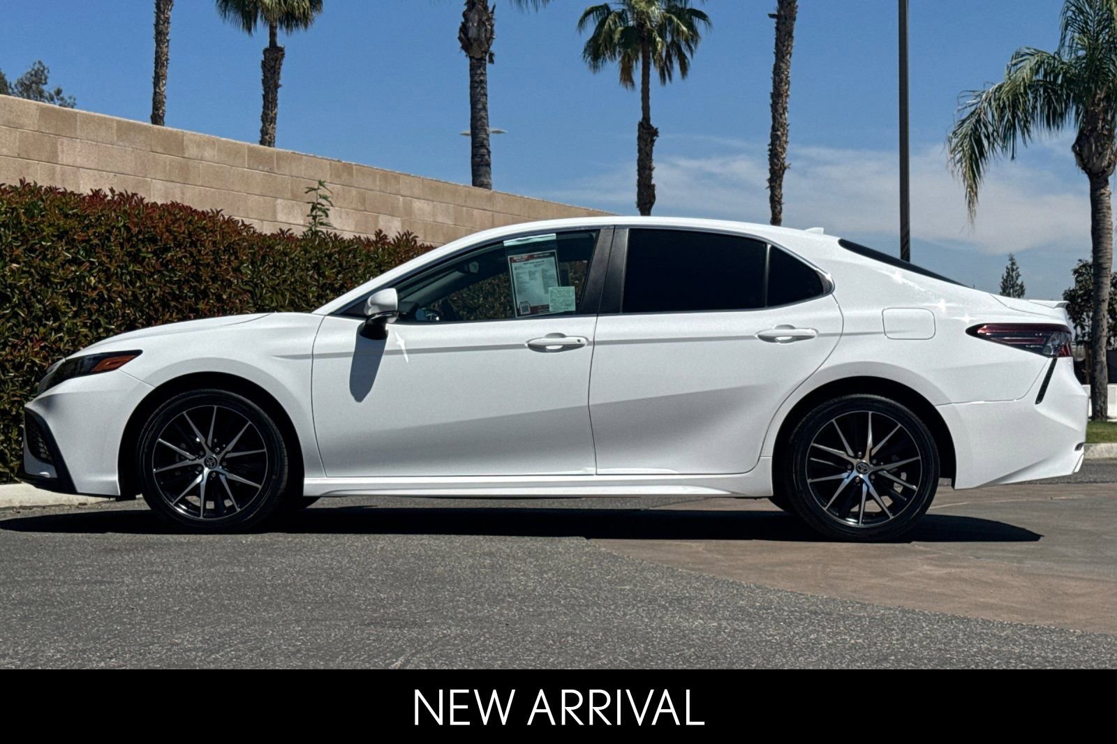 Used 2024 Toyota Camry SE w/ Convenience Package image 7