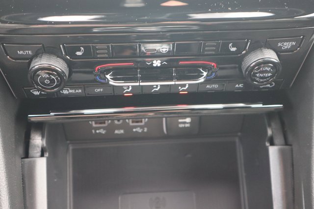 New 2025 Jeep Grand Cherokee Altitude image 13