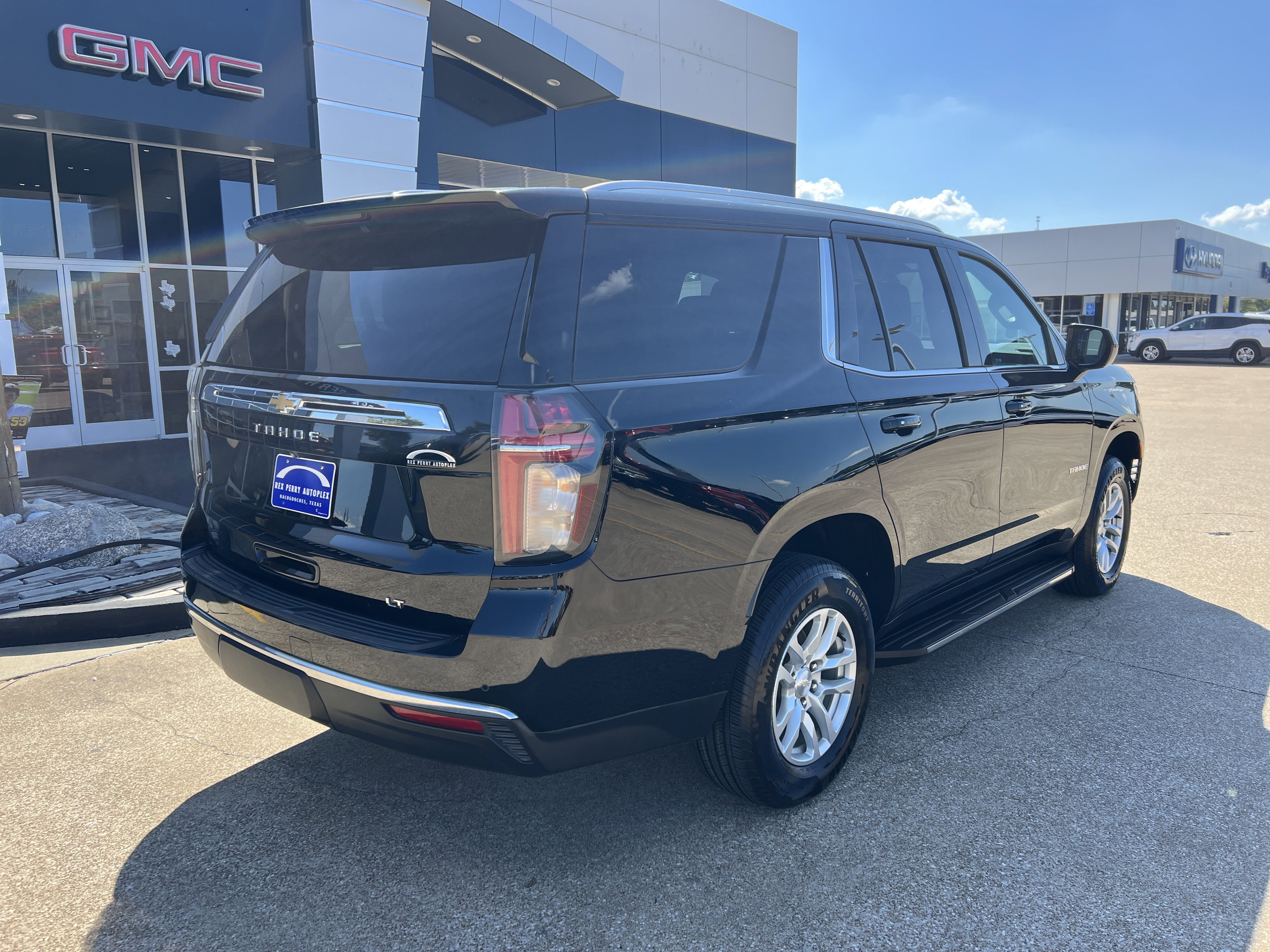 Used 2023 Chevrolet Tahoe LT image 3