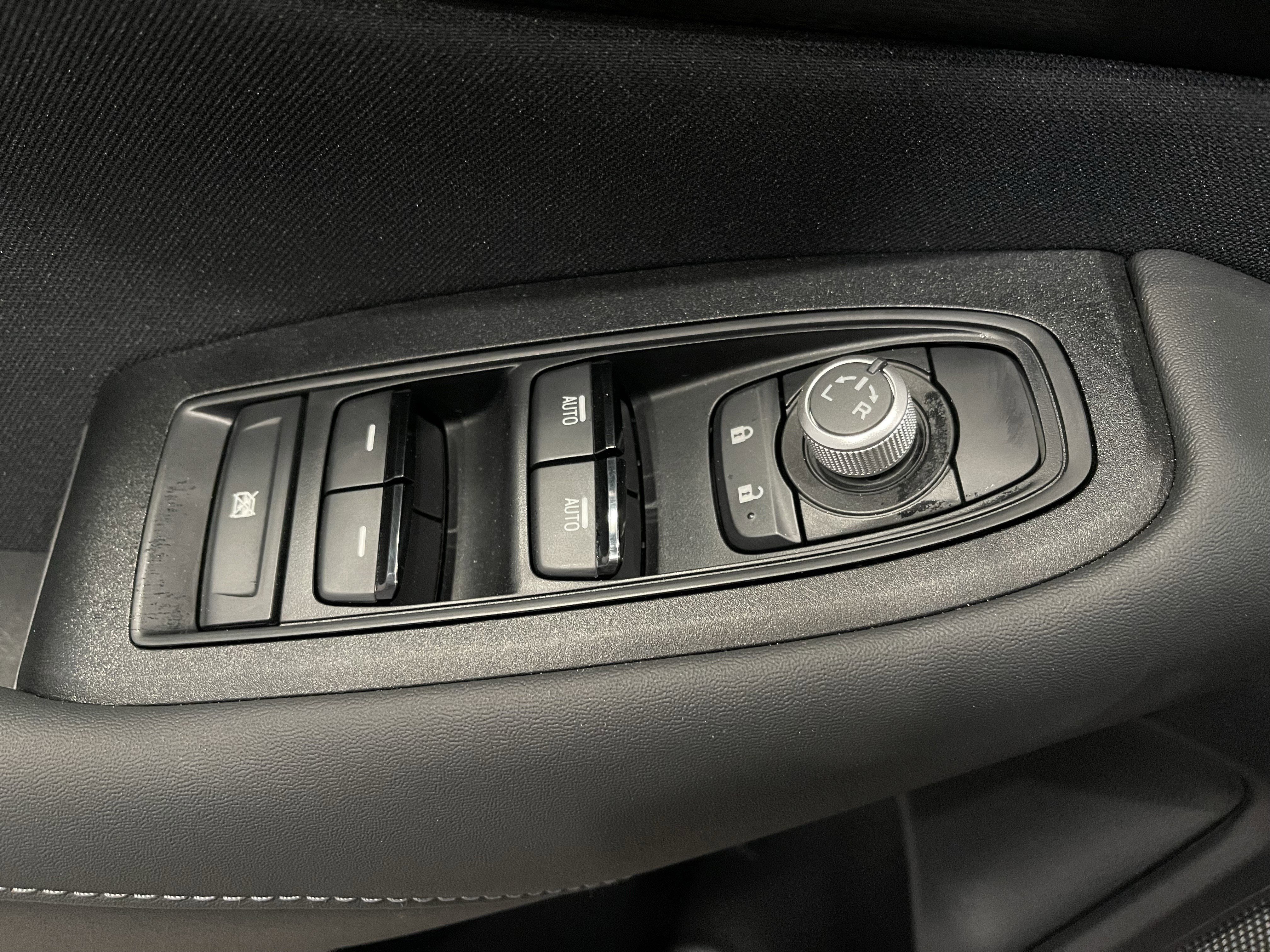 Used 2024 Subaru Outback Premium image 12