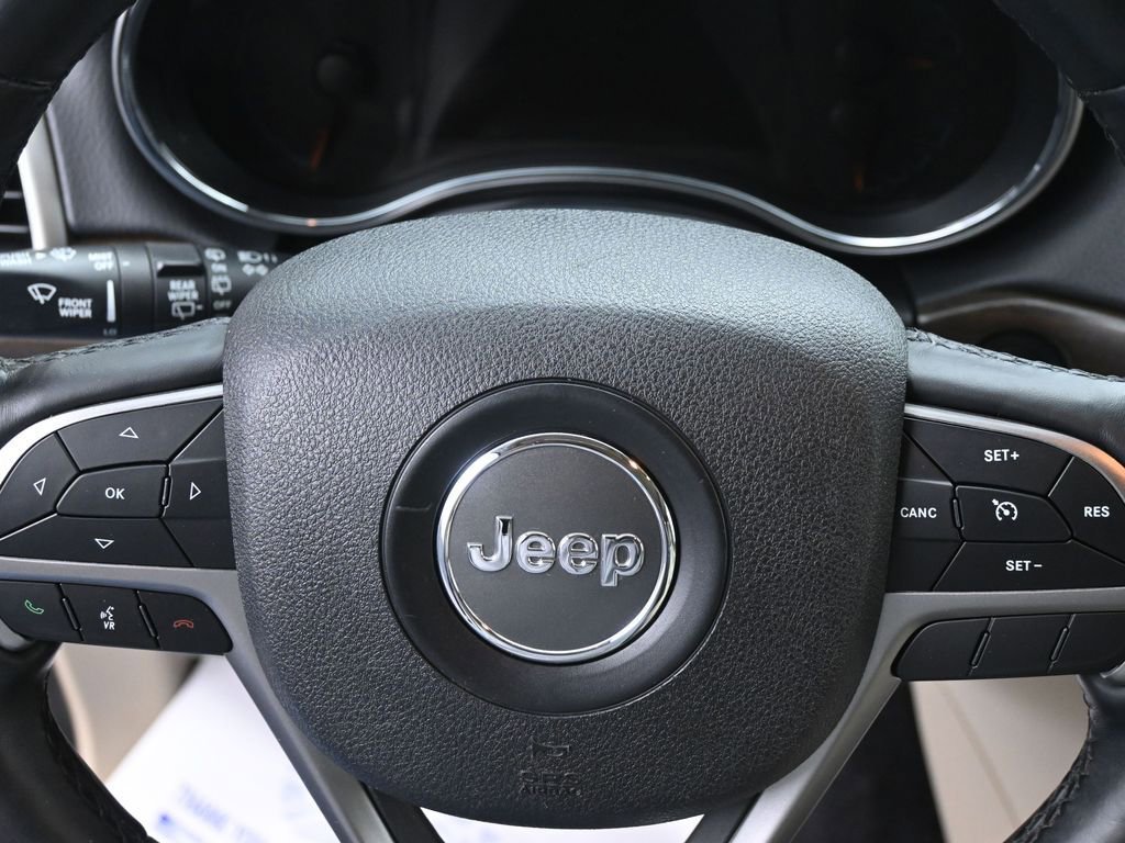 Used 2018 Jeep Grand Cherokee Limited AWD/4WD image 18