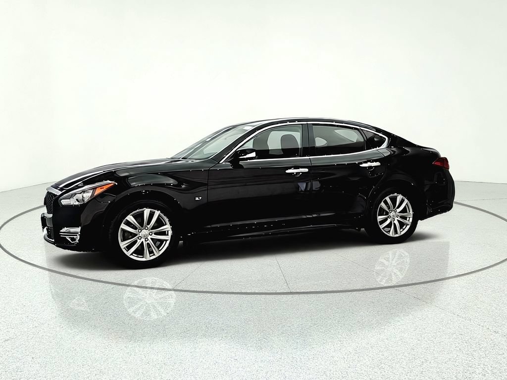 Used 2018 INFINITI Q70 Luxe w/ Proactive Package AWD/4WD image 4