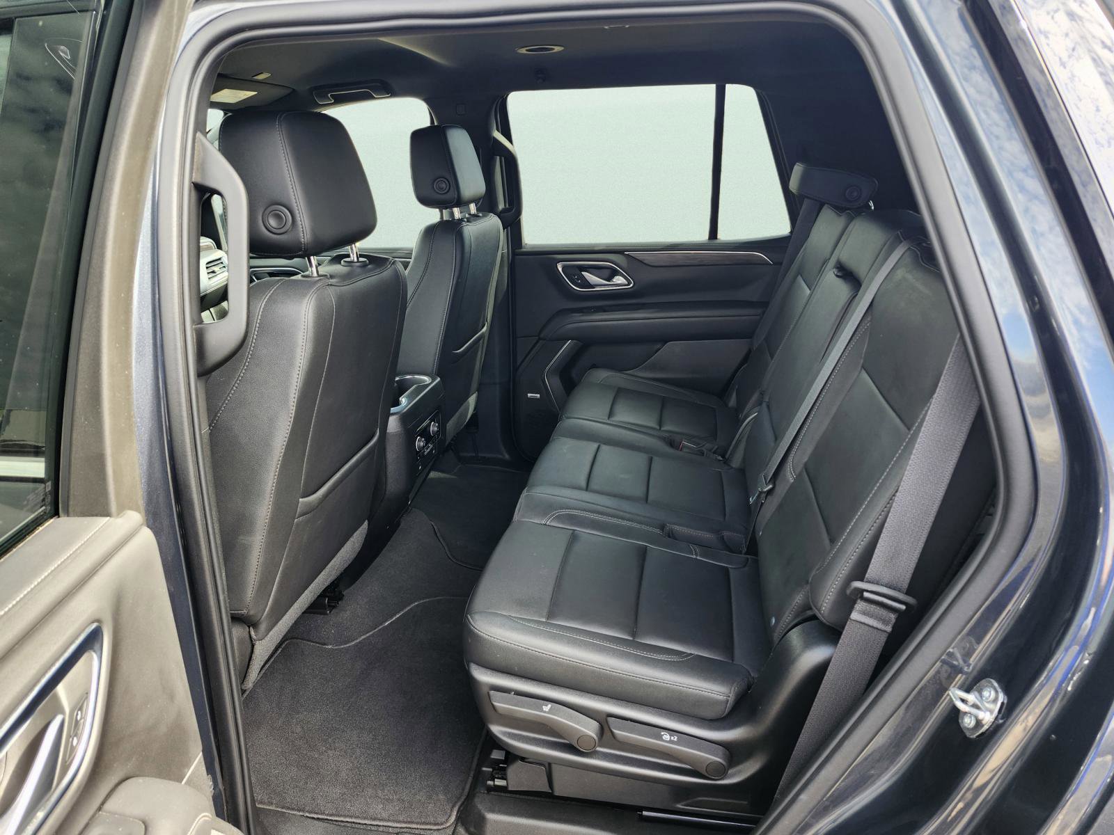 Used 2022 Chevrolet Tahoe LT w/ Luxury Package image 28