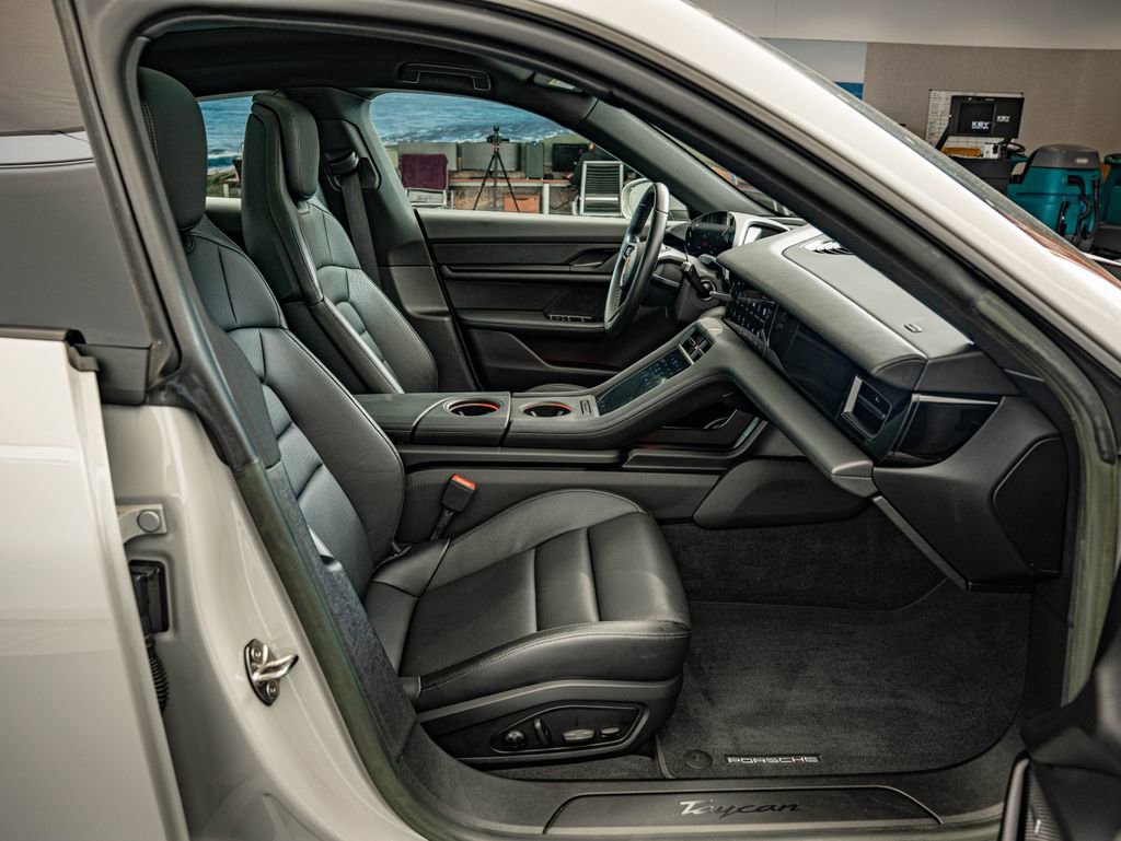 Certified 2022 Porsche Taycan image 39