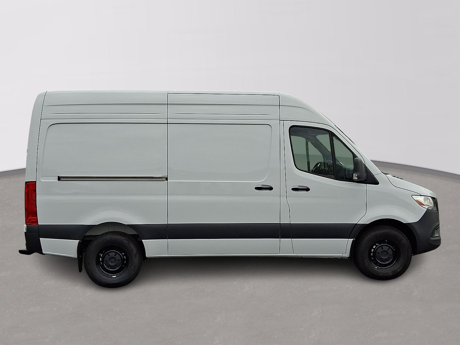 Used 2025 Mercedes-Benz Sprinter 2500 image 4