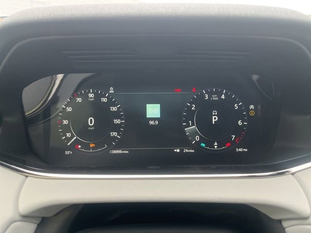 Used 2022 Land Rover Range Rover Evoque R-Dynamic SE image 21