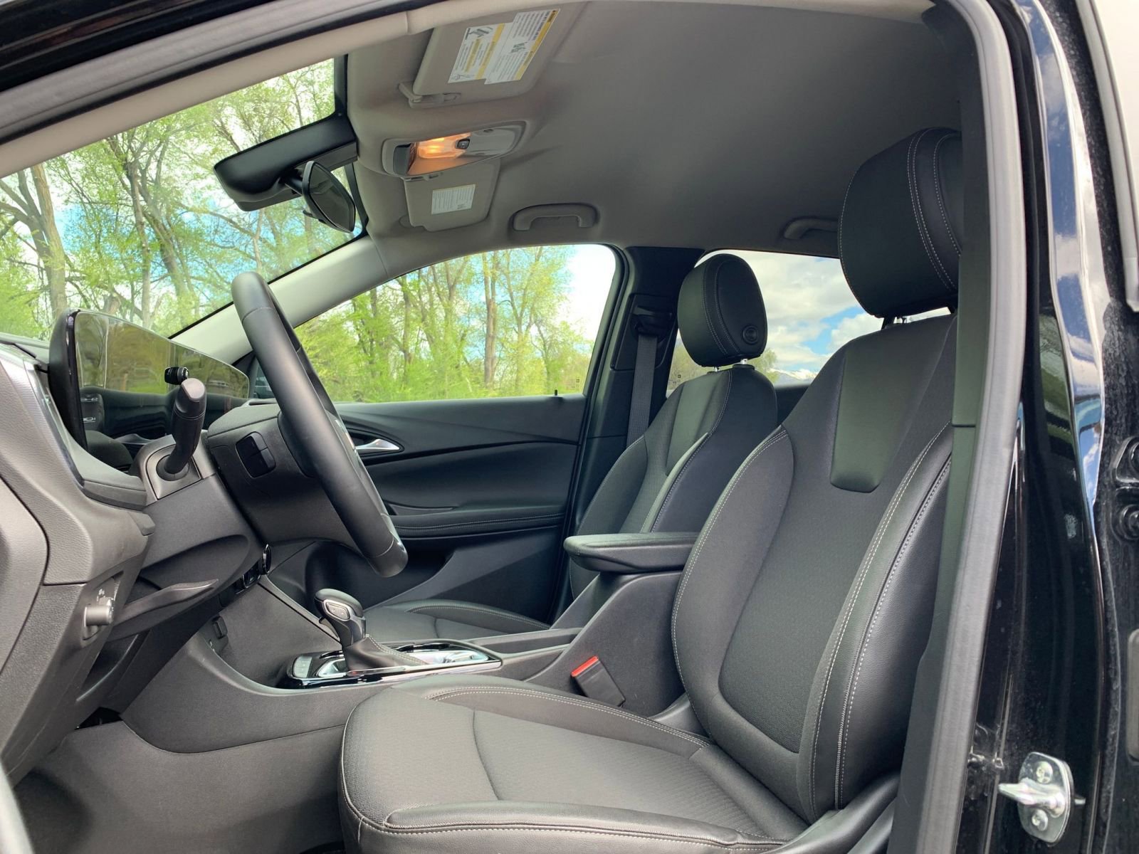 Used 2025 Buick Encore GX Preferred image 25