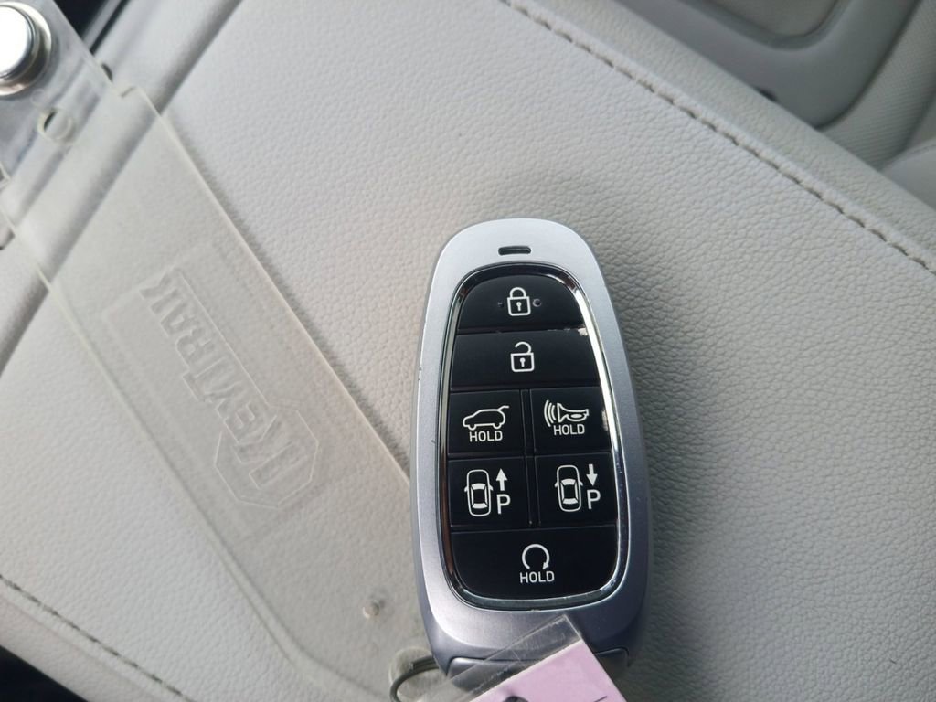 Used 2023 Hyundai Tucson Limited image 6