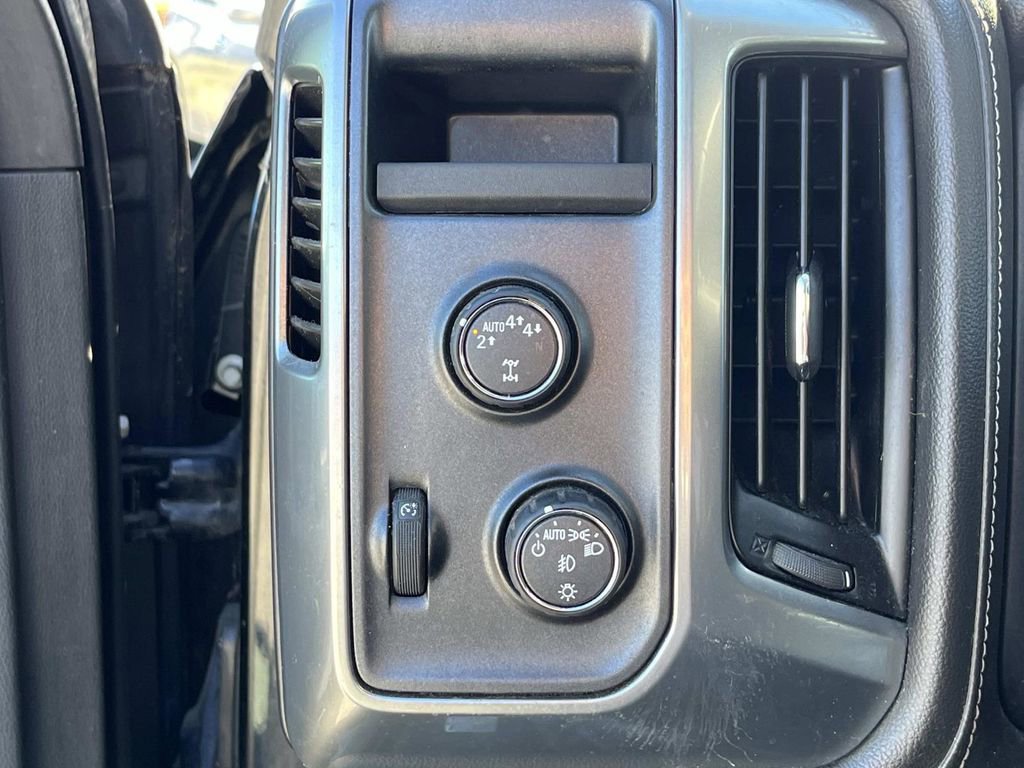 Used 2017 Chevrolet Silverado 1500 LTZ Z71 image 29