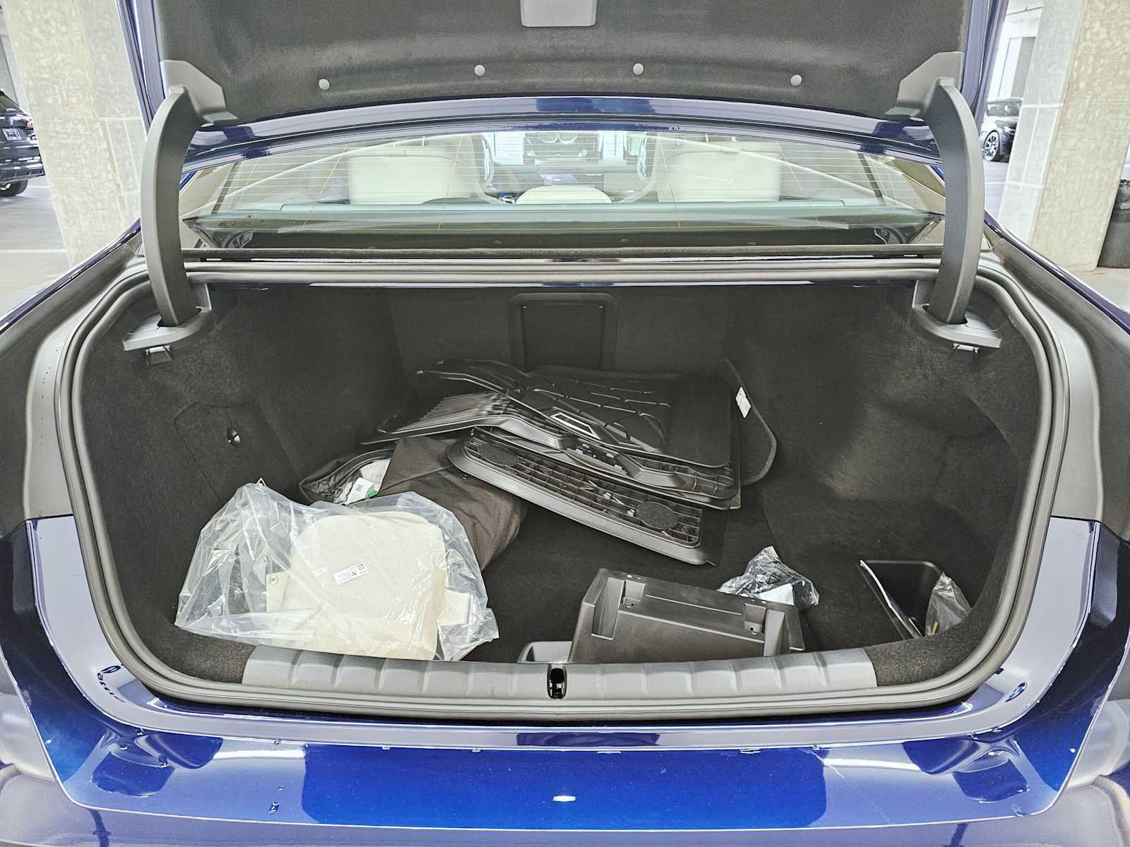 New 2025 BMW i7 xDrive60 w/ Executive Package image 28