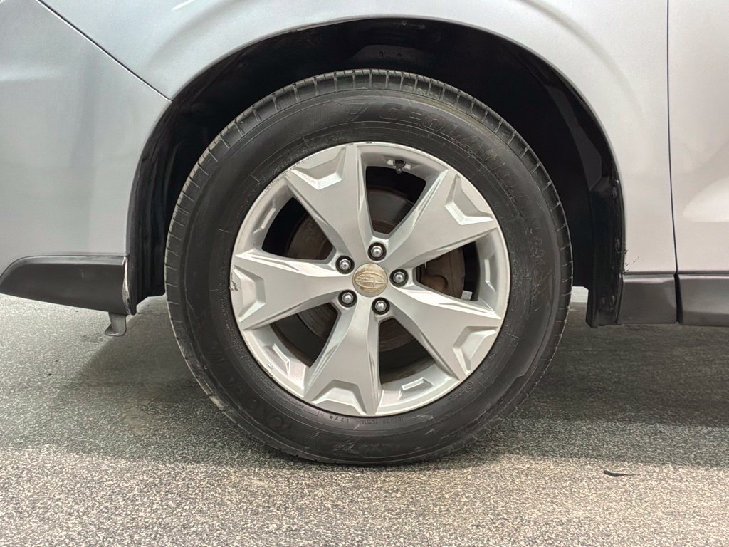 Used 2015 Subaru Forester 2.5i Limited AWD/4WD image 31