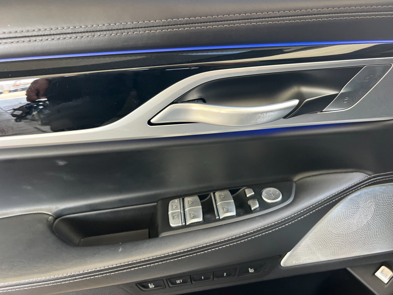 Used 2021 BMW M760i xDrive AWD/4WD image 10