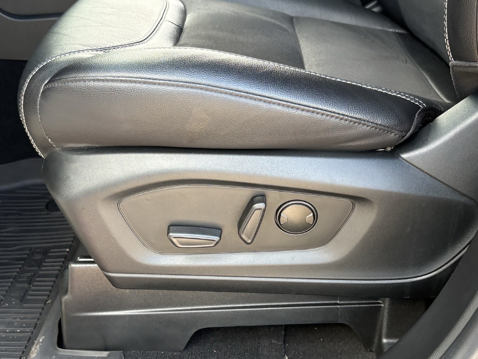 Certified 2022 Ford Explorer ST AWD/4WD image 26