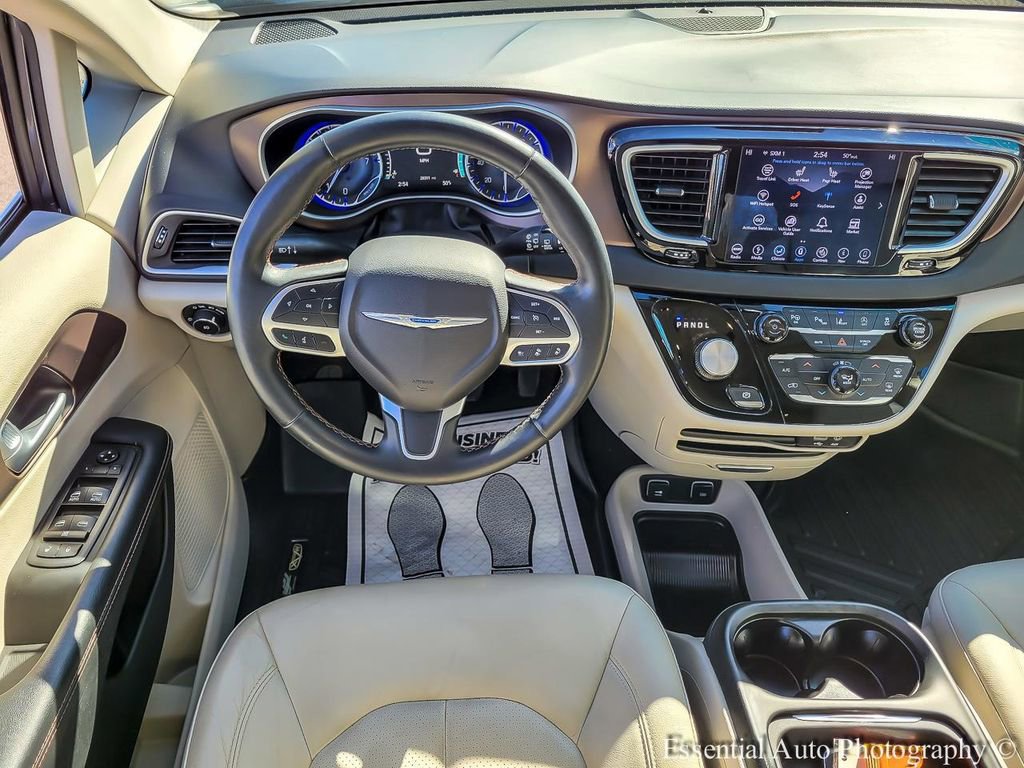 Used 2019 Chrysler Pacifica Touring-L w/ Advanced Safetytec Group image 13