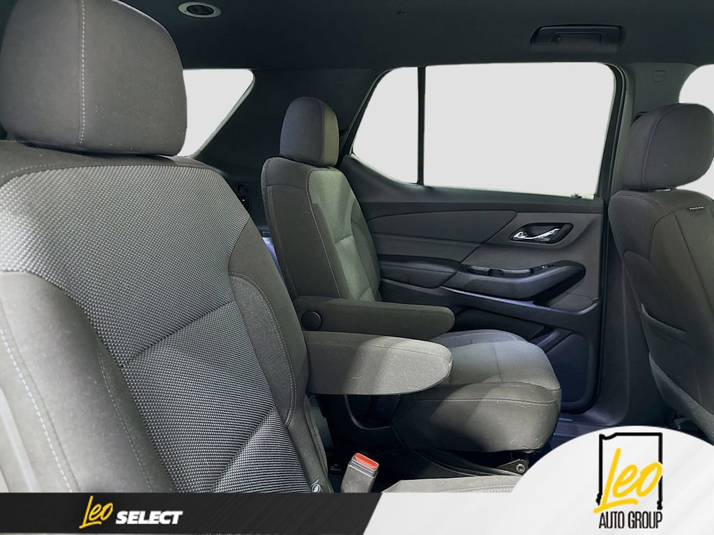 Used 2023 Chevrolet Traverse LT w/ Midnight/Sport Edition image 27