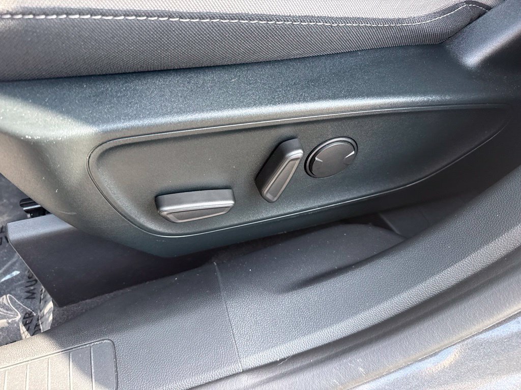 Used 2020 Ford Escape SE Sport FWD image 12