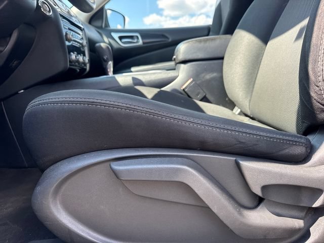 Used 2020 Nissan Pathfinder S FWD image 14