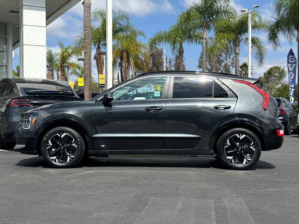 Used 2023 Kia Niro Wind w/ Wind Preserve Package FWD image 2