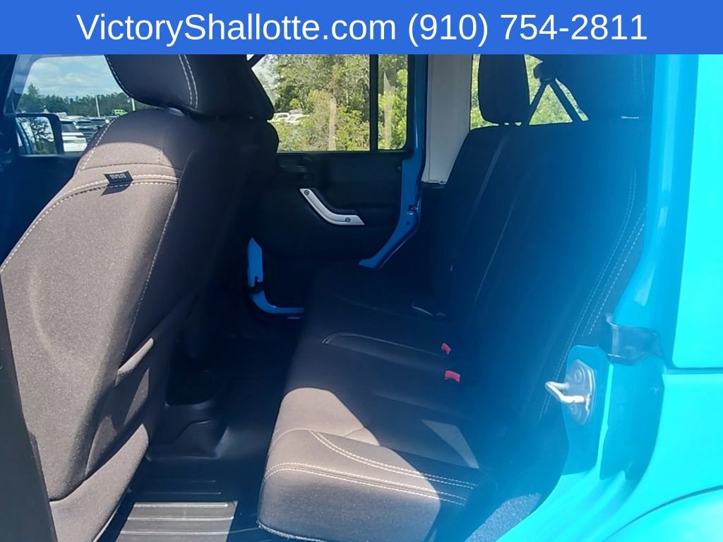 Used 2018 Jeep Wrangler Unlimited Sahara AWD/4WD image 14