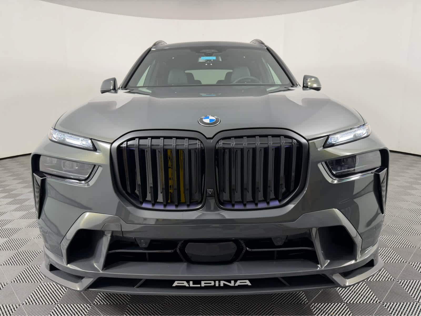 New 2026 BMW ALPINA XB7 image 2
