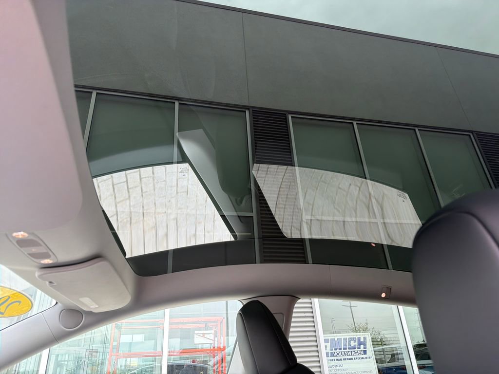 Used 2023 Tesla Model Y Long Range image 20