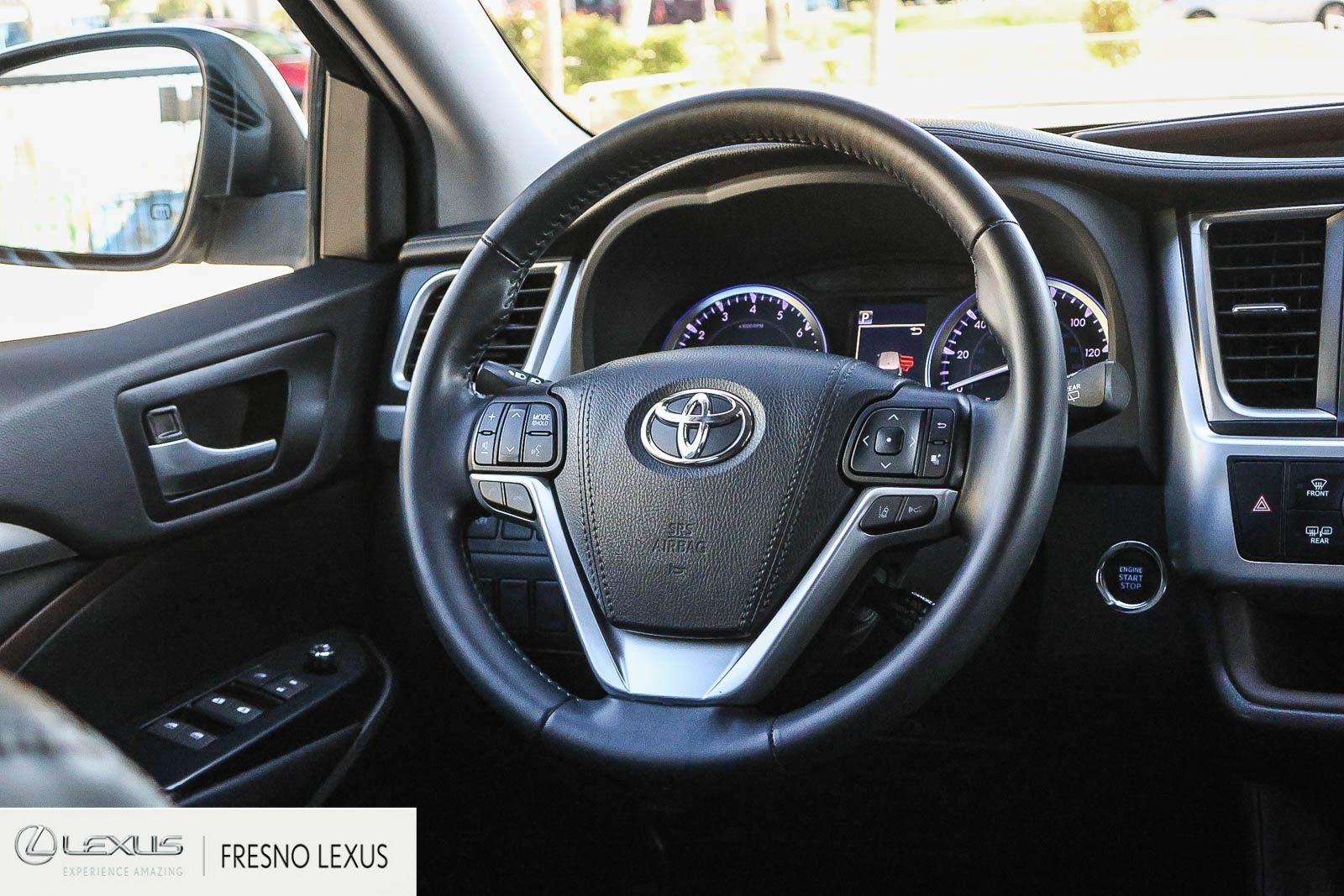 Used 2019 Toyota Highlander XLE w/ Carpet Mat Package (TMS) image 18