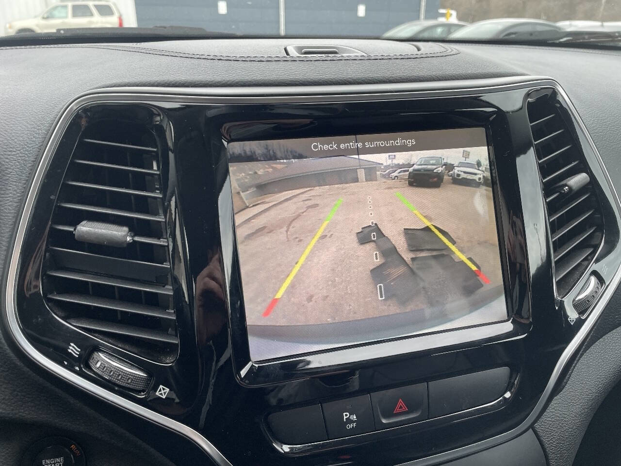 Used 2019 Jeep Cherokee Limited image 34