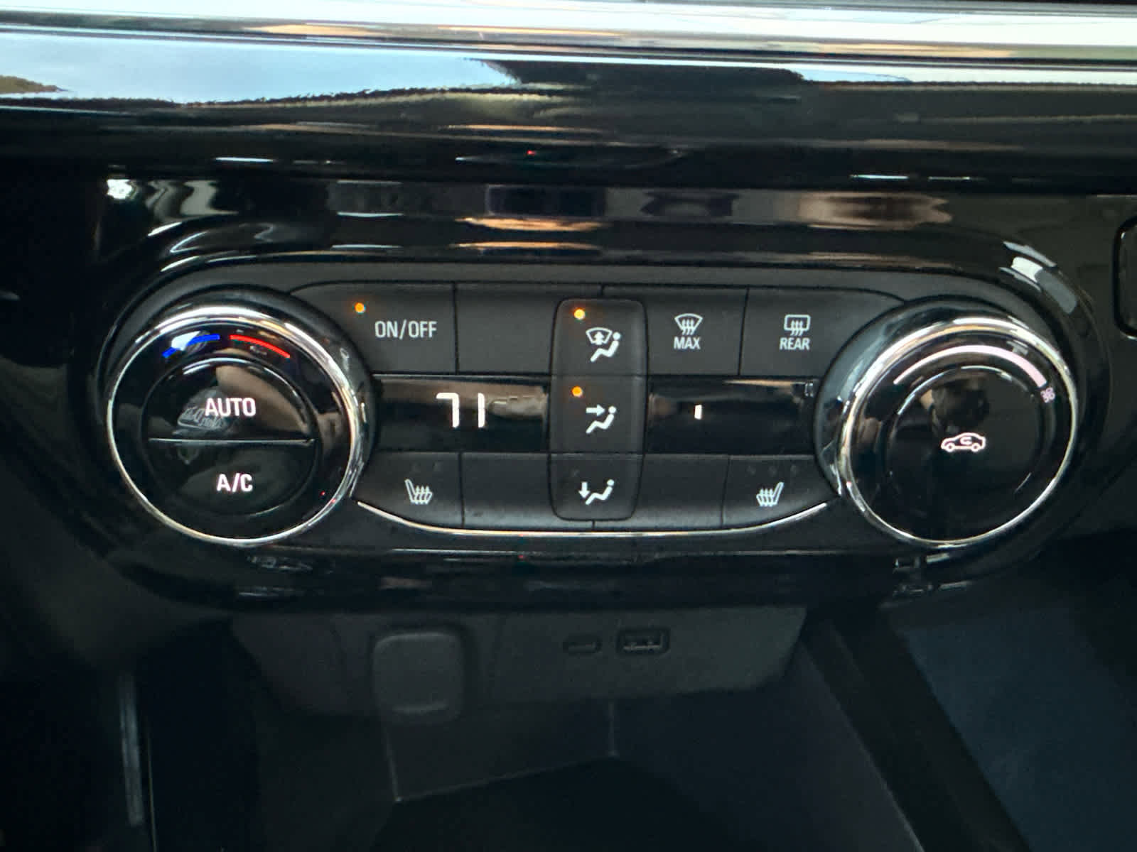 Used 2024 Chevrolet Trax ACTIV FWD image 17