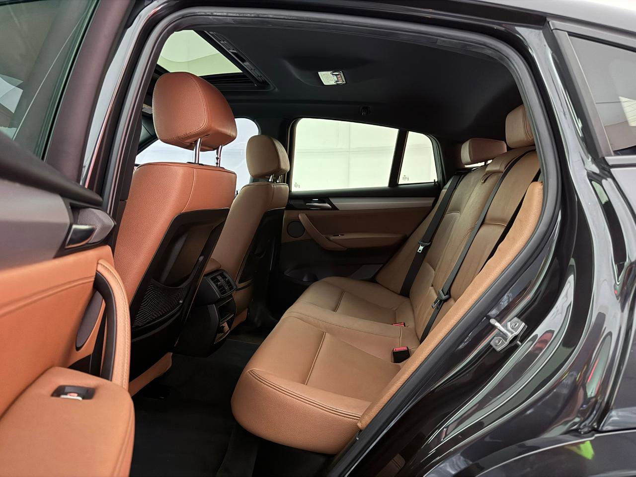 Used 2018 BMW X4 M40i image 23