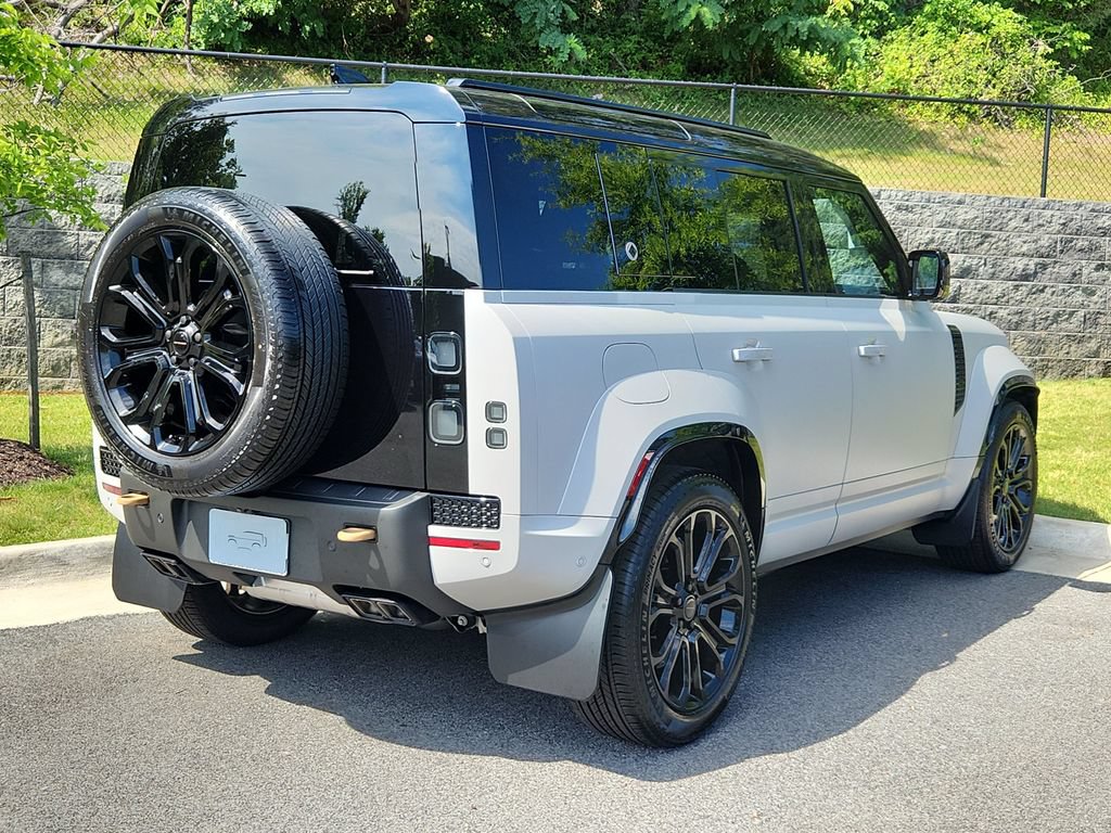 New 2026 Land Rover Defender 110 OCTA AWD/4WD image 2