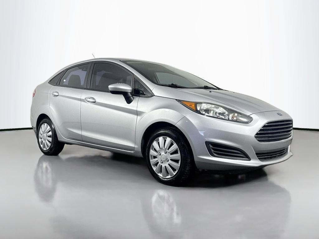 Used 2015 Ford Fiesta S image 3