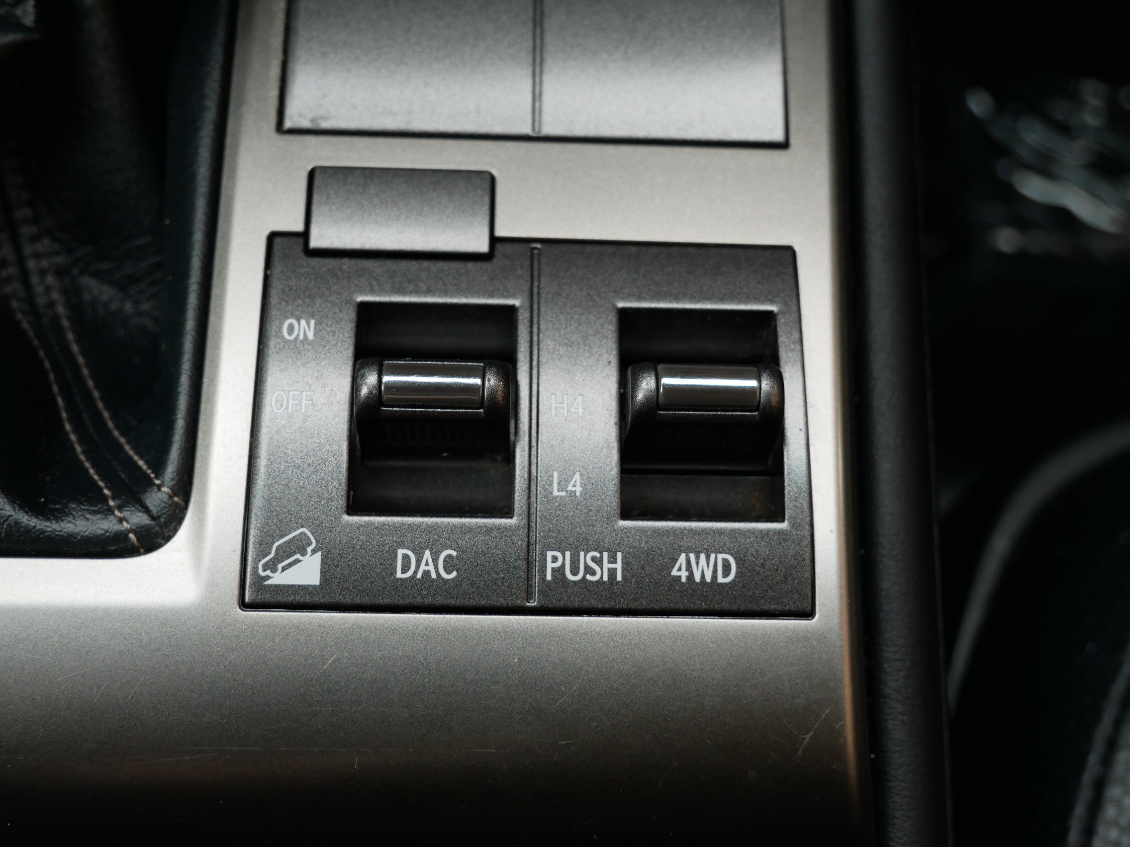 Used 2015 Lexus GX 460 w/ Premium Package AWD/4WD image 22