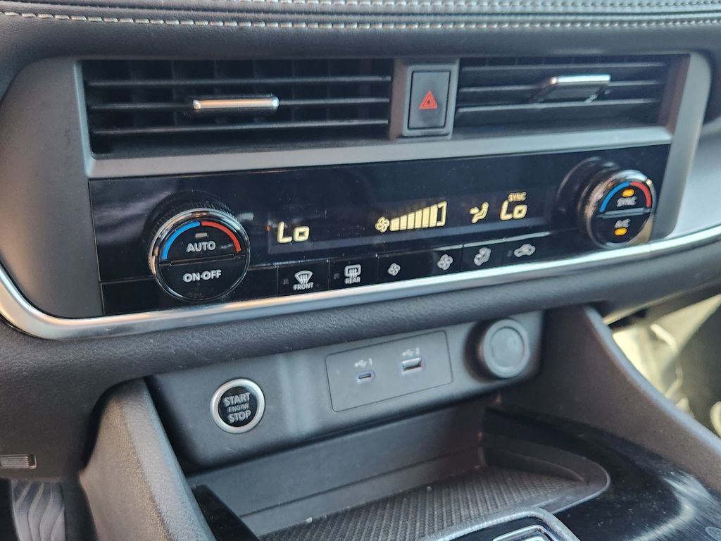 Used 2023 Nissan Rogue SV AWD/4WD image 10