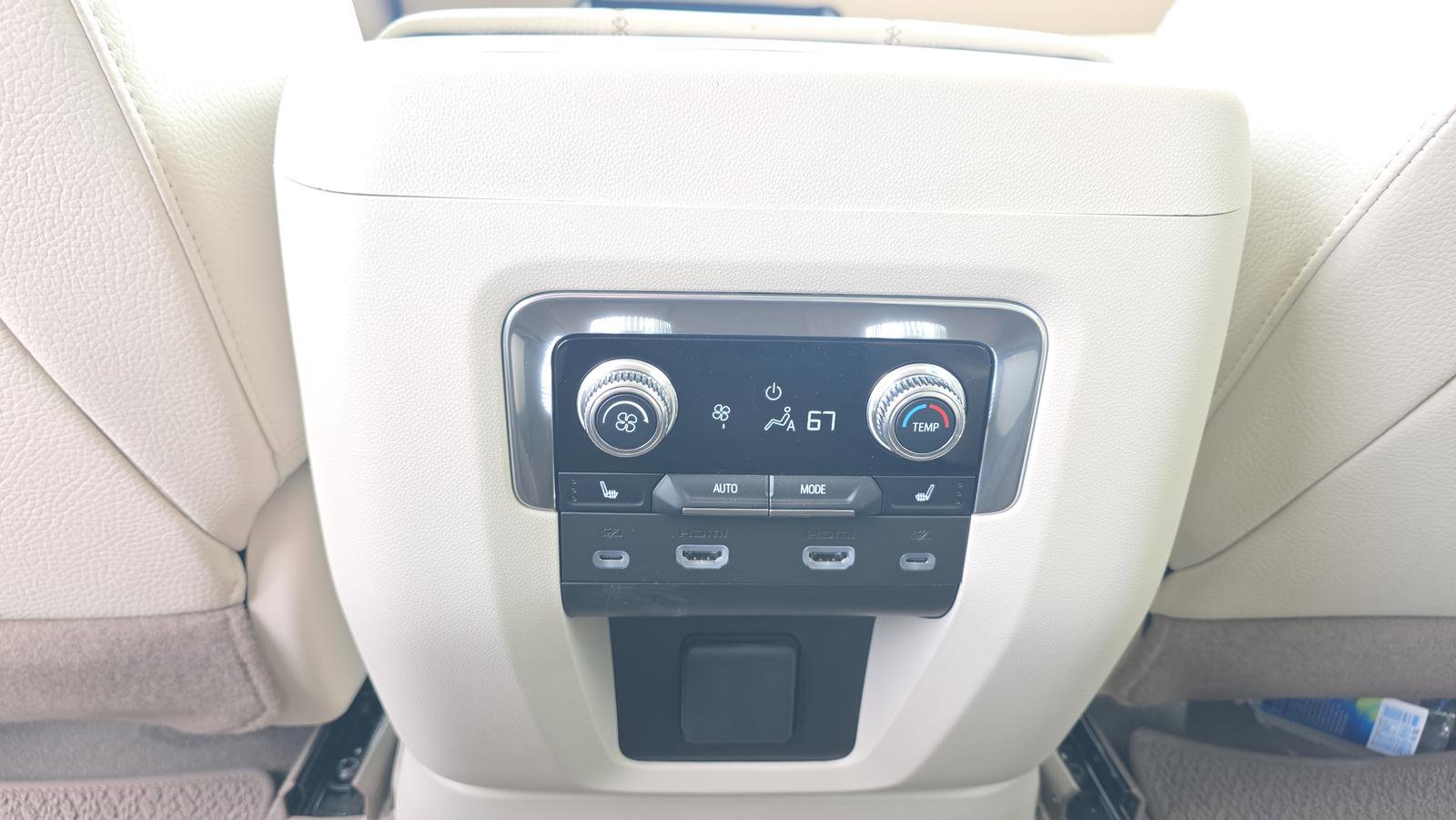Used 2024 GMC Yukon Denali w/ Denali Reserve Package image 24