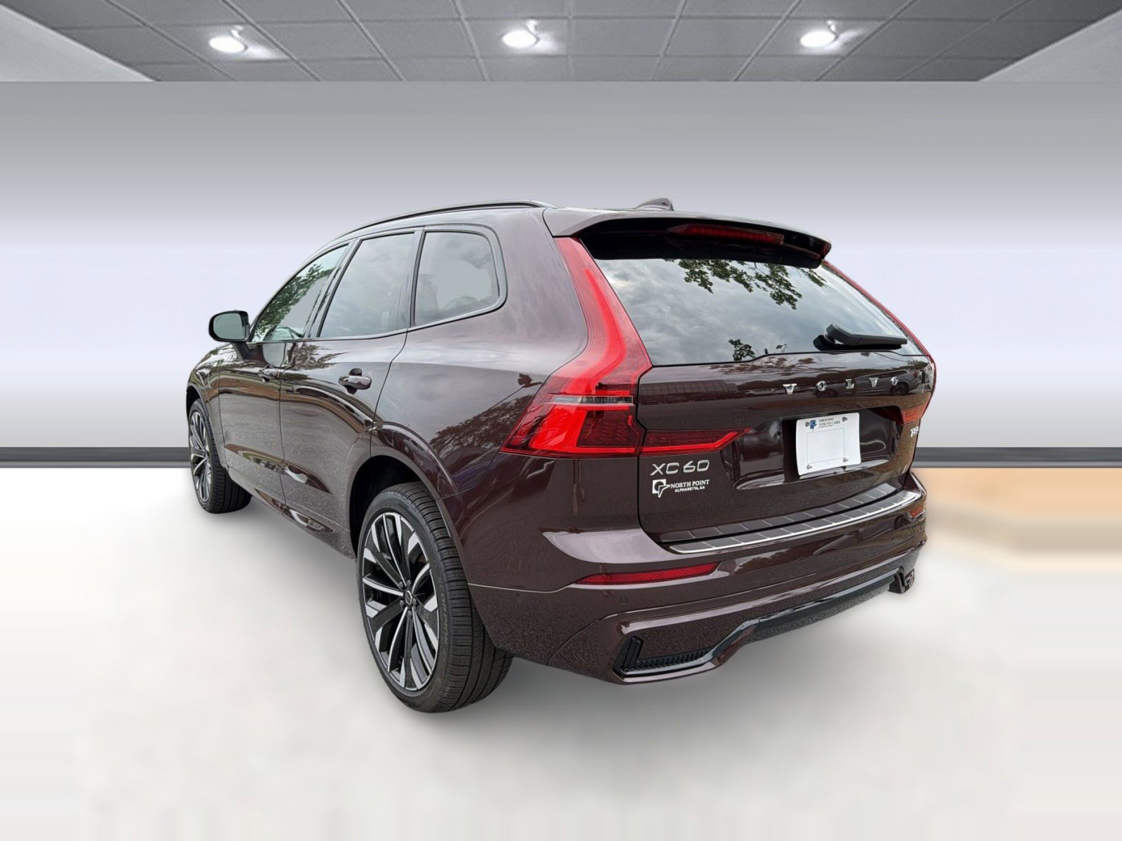 New 2026 Volvo XC60 T8 Ultra w/ Climate Package AWD/4WD image 3