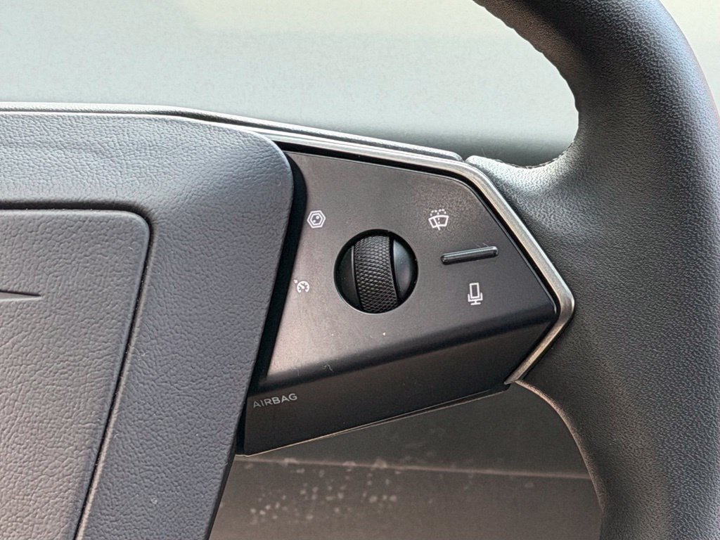 Used 2025 Tesla Cybertruck AWD Crew Cab image 44