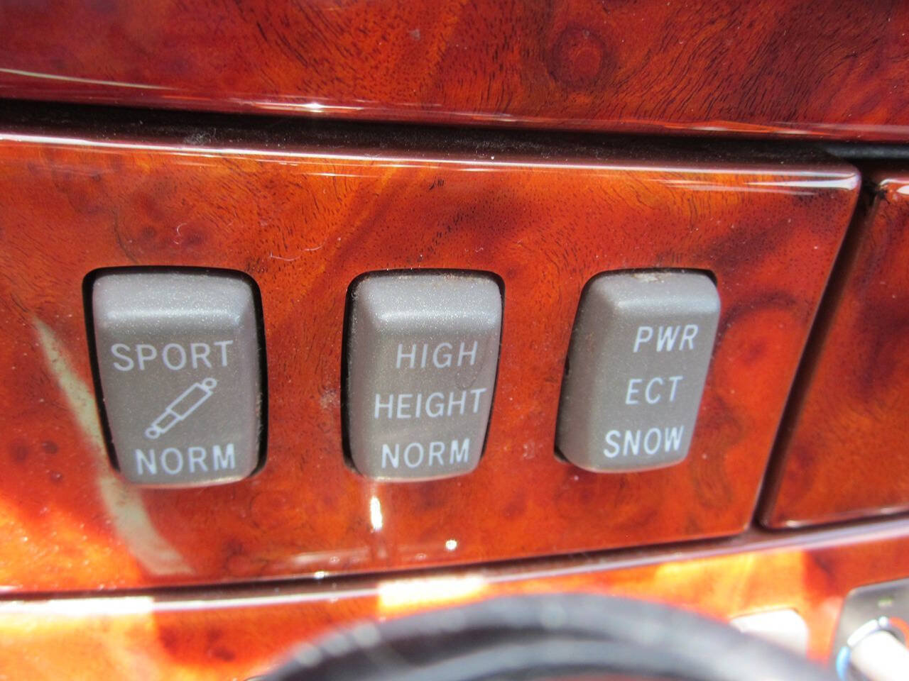 Used 2004 Lexus LS 430 RWD image 25