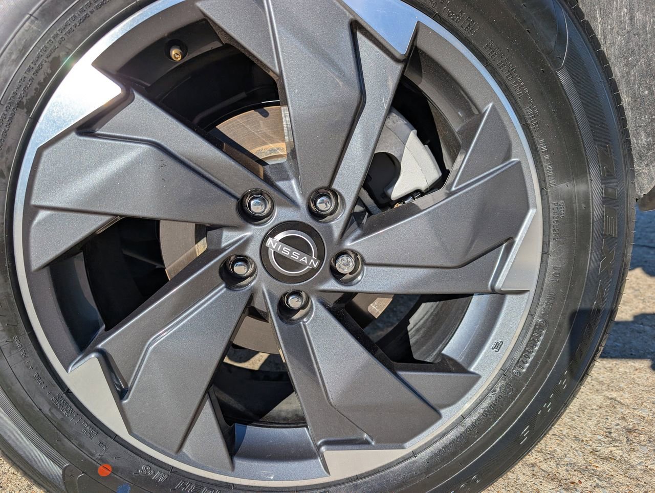 Certified 2024 Nissan Rogue SV image 7