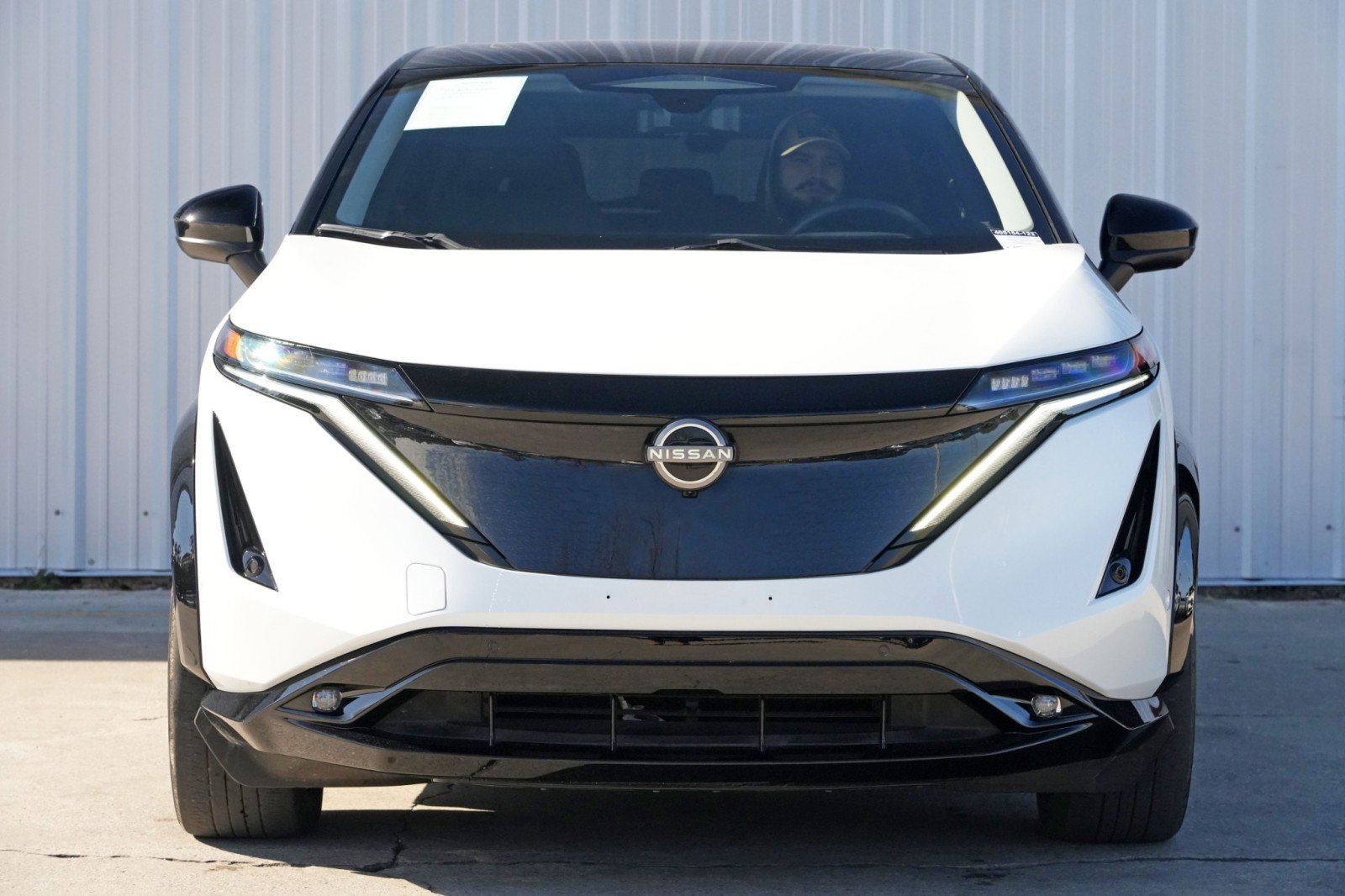 Used 2023 Nissan Ariya Premiere image 6