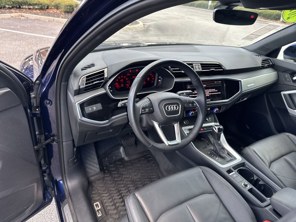 Used 2023 Audi Q3 2.0T Premium Plus image 12