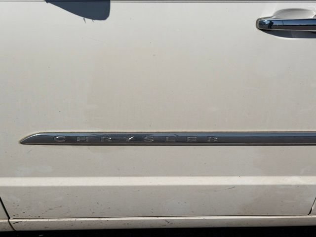 Used 2011 Chrysler Town & Country Limited FWD image 28