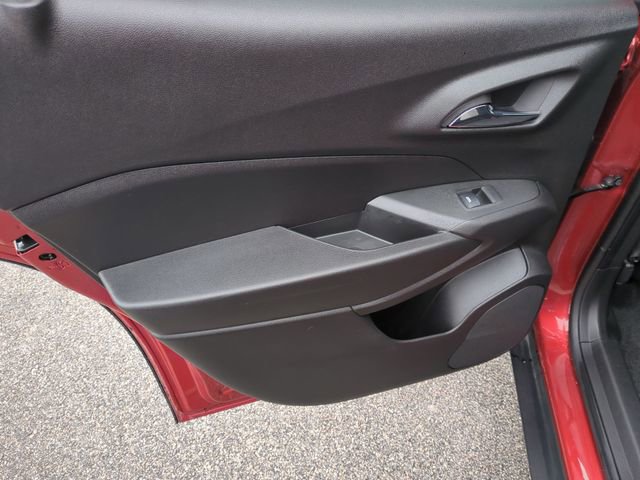 Used 2024 Chevrolet Trax RS w/ Driver Confidence Package image 24