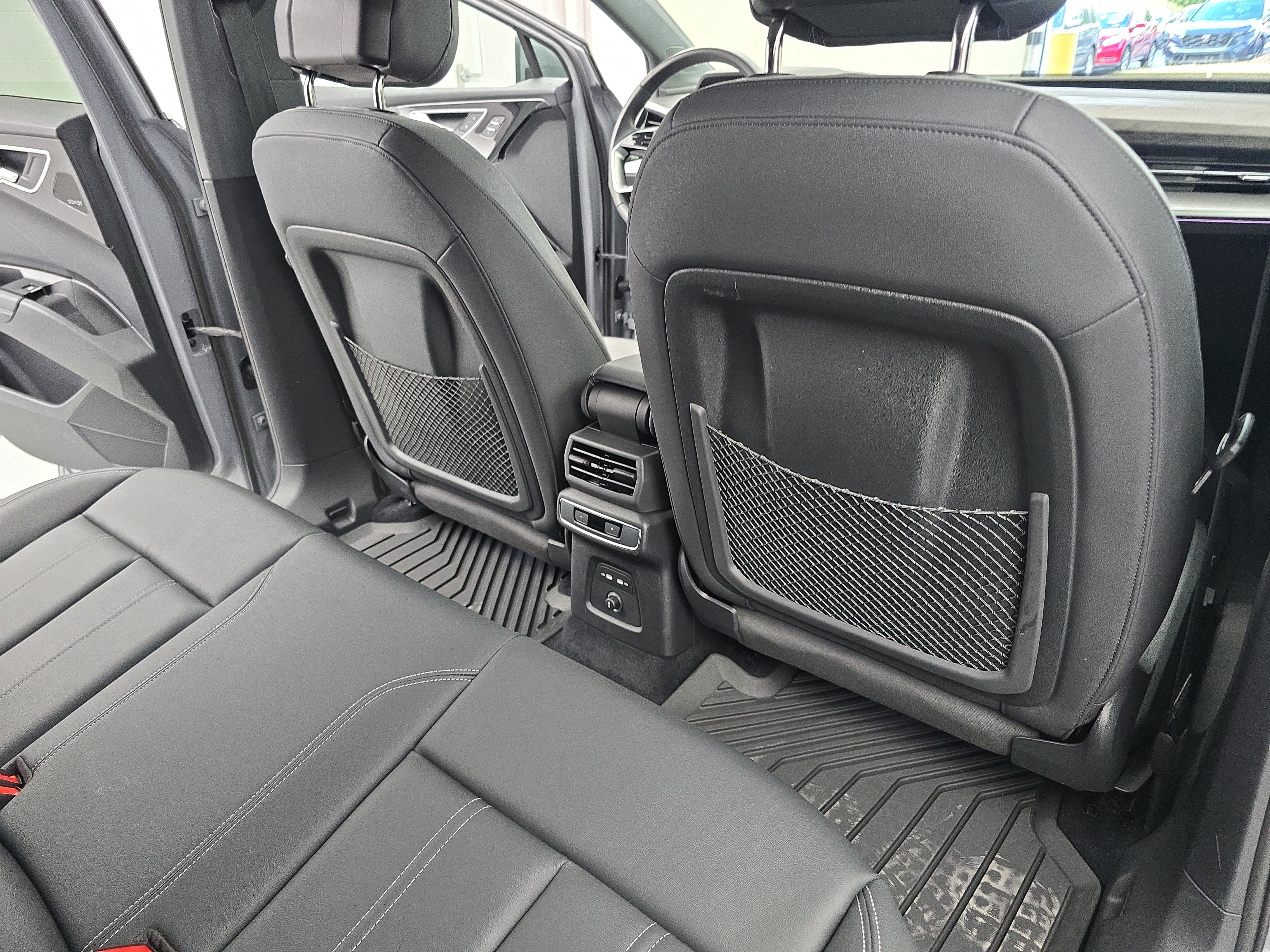 Used 2024 Audi Q4 e-tron Prestige AWD/4WD image 11