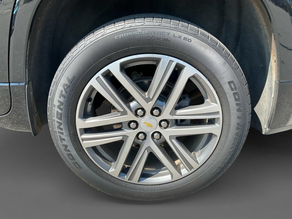 Used 2023 Chevrolet Traverse High Country w/ LPO, Floor Liner Package AWD/4WD image 9
